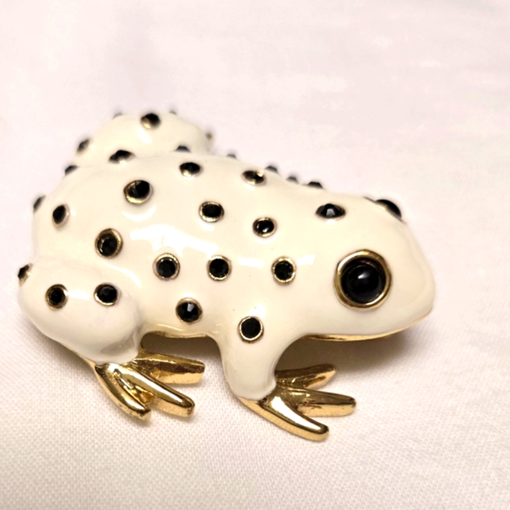 Vtg. CINER White & Gold Enamel Frog Brooch Created For The MMA
